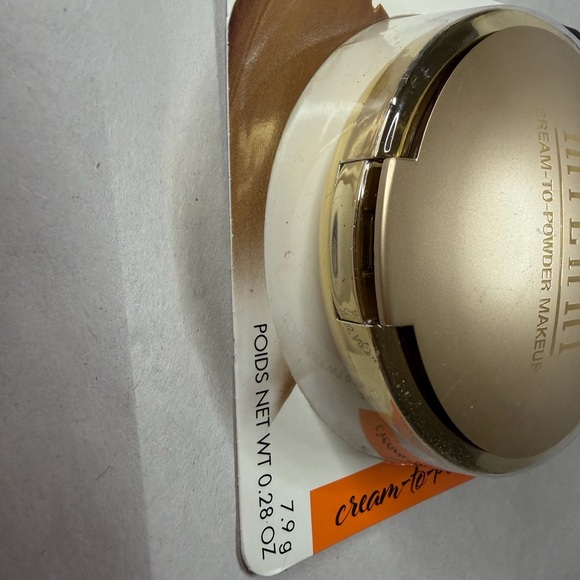 Milani Cream-to-Powder Makeup in Spiced Almond - Picture 3 of 9